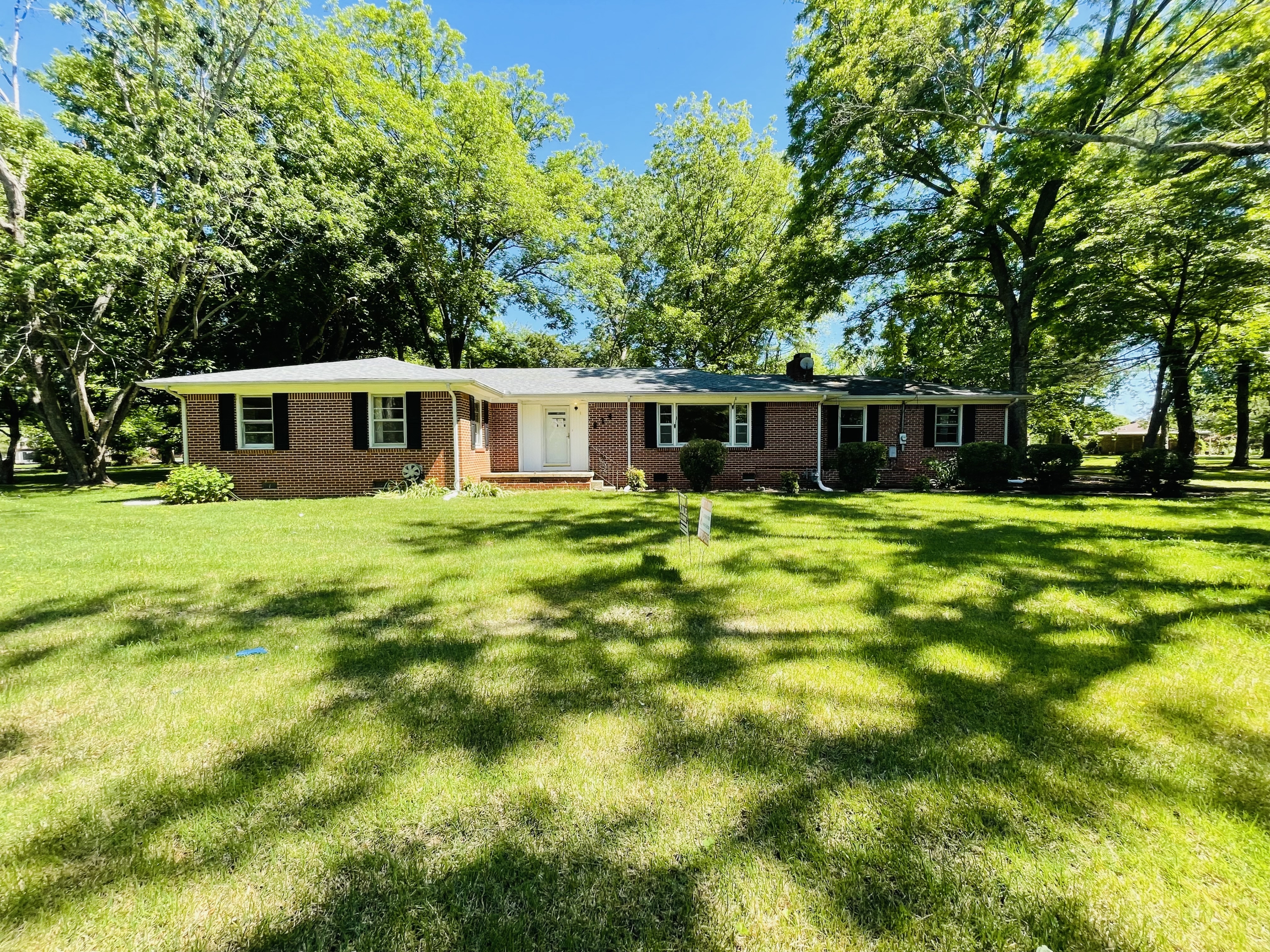 514 Flower Lane Dr